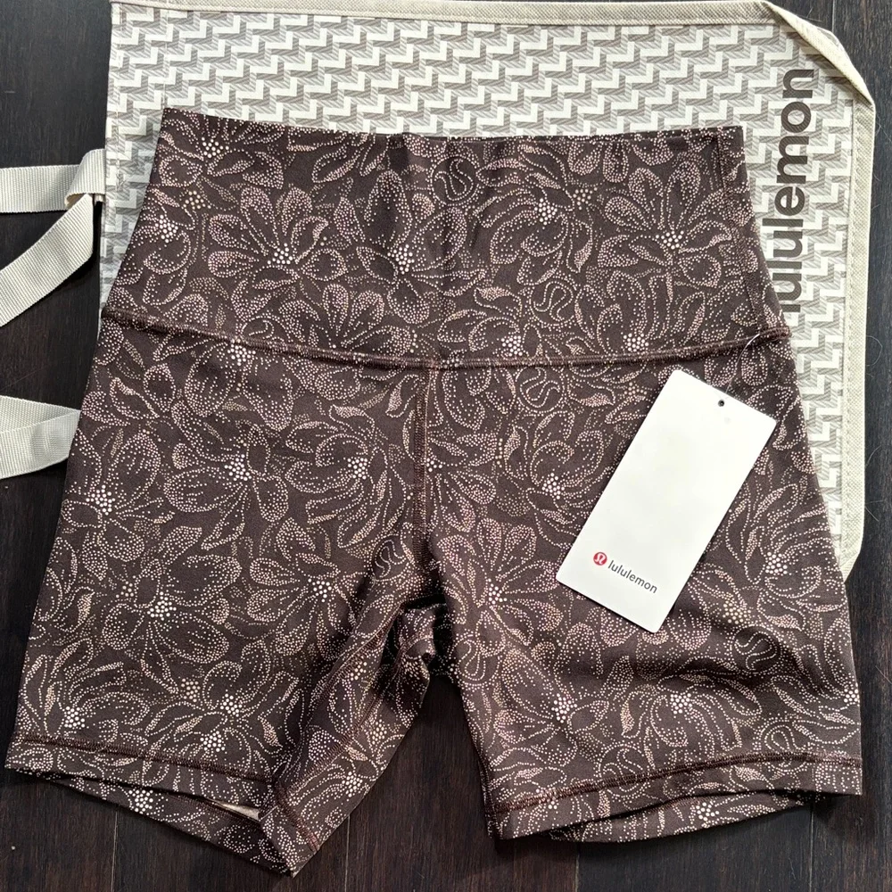 LULULEMON ALIGN HR SHORTS 6” in DOTTED MAGNOLIA PINK MULTI SZ 4, 8 NWT - Picture 1 of 10